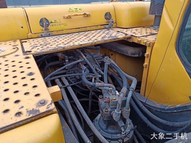 沃尔沃 EC210B 挖掘机