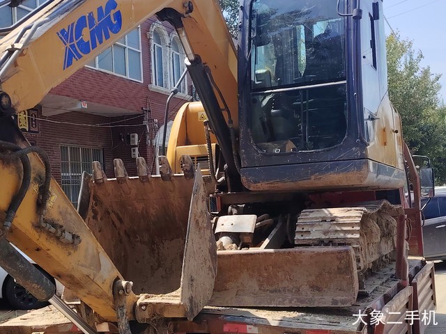 徐工 XE75D 挖掘机