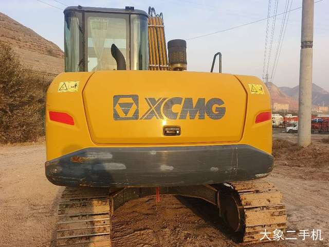 徐工 XE75D 挖掘机