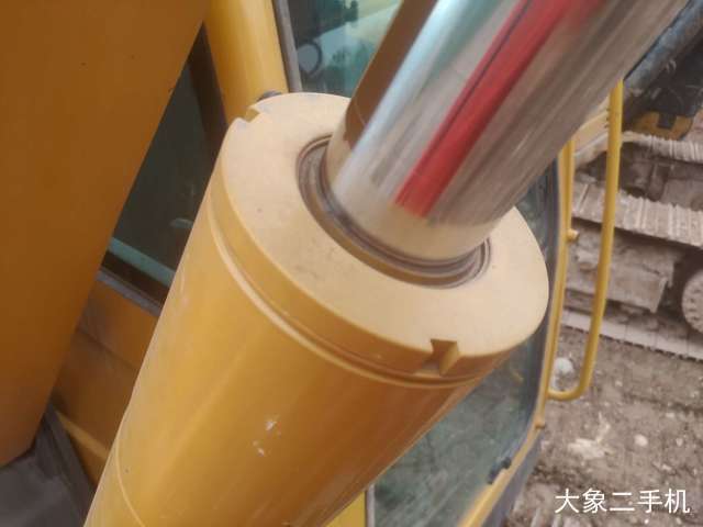 山东临工 E680F 挖掘机