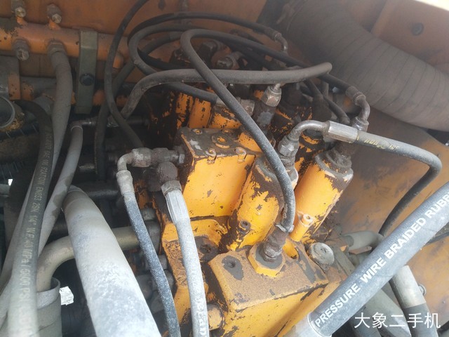 现代 R225LC-7 挖掘机