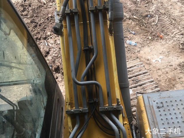 徐工 XE135B 挖掘机