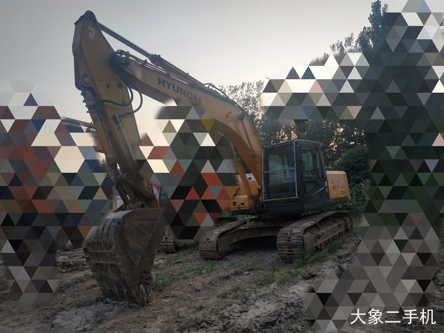 现代 R225LC-7 挖掘机