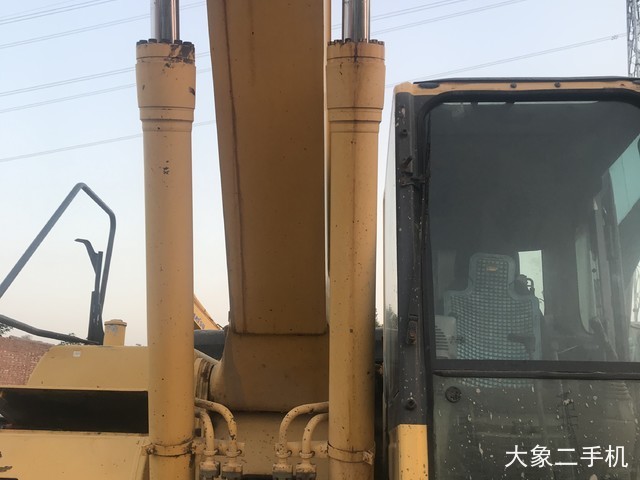 小松 PC240LC-8 挖掘机