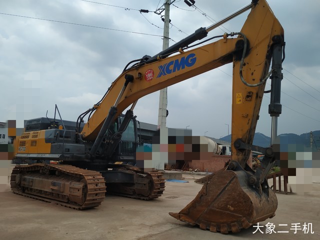 徐工 XE470D 挖掘机