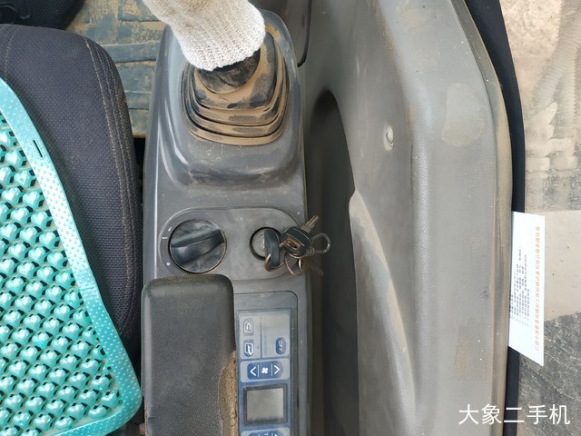 山东临工 LG6220 挖掘机