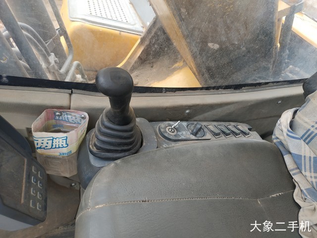 徐工 XE260C 挖掘机