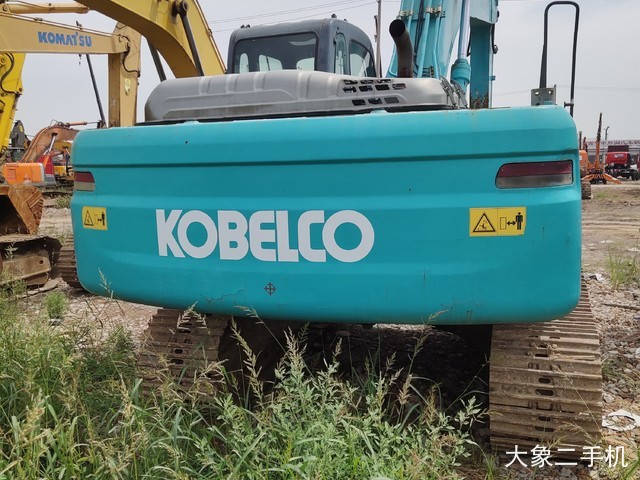 神钢 SK250-8 挖掘机