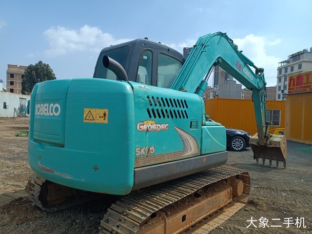 神钢 SK75-8 挖掘机