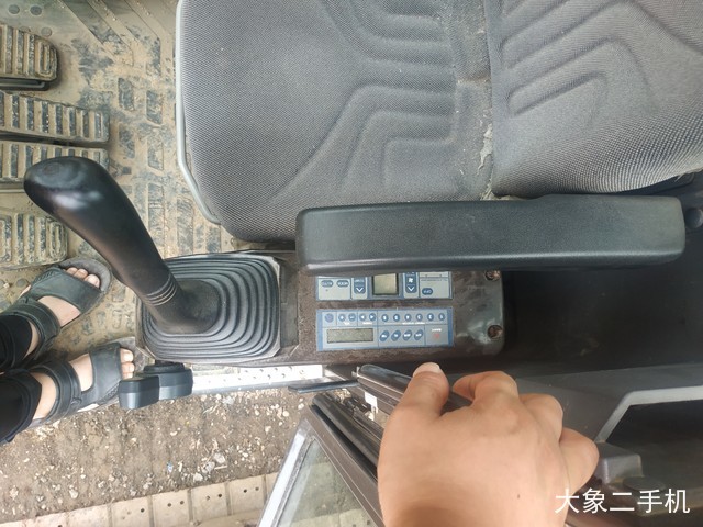 三一重工 SY75C-9 挖掘机