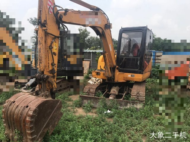 雷沃重工 FR65V8 挖掘机