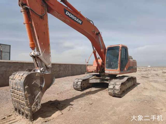 斗山 DH220-9E 挖掘机