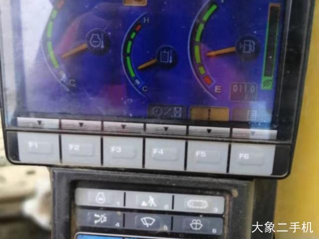 小松 PC240LC-8M0 挖掘机