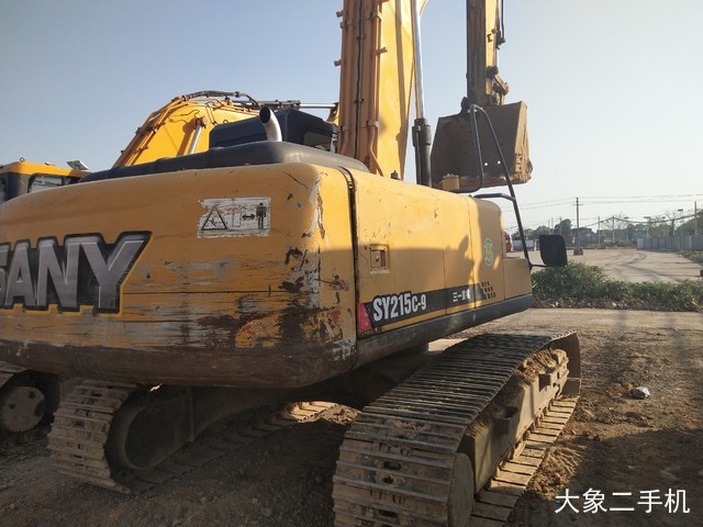 三一重工 SY215C-9 挖掘机