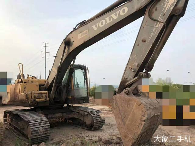 沃尔沃 EC210BLC 挖掘机