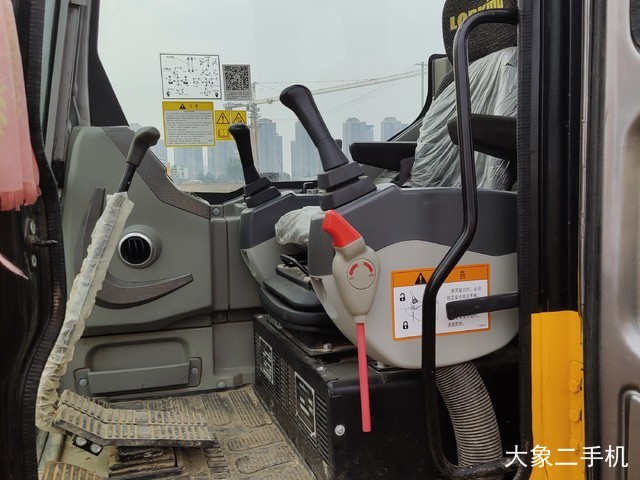 龙工 LG6065 挖掘机