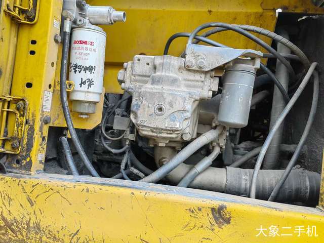 小松 PC220-8 挖掘机