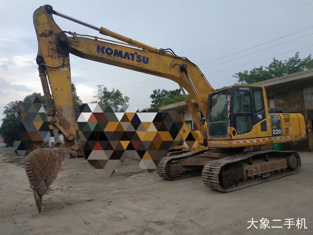 小松 PC220-8M0 挖掘机