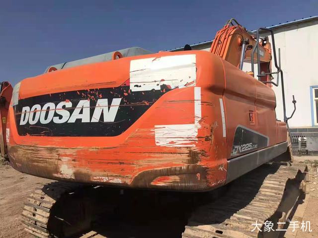 斗山 DX225LC-9C 挖掘机