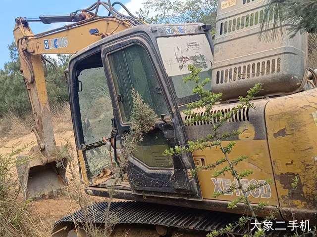 徐工 XE150D 挖掘机