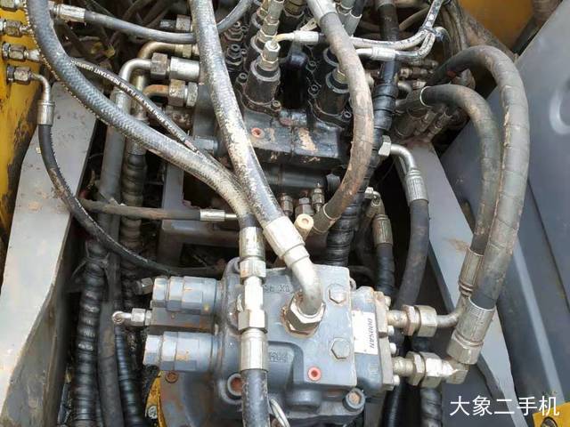 徐工 XE135B 挖掘机