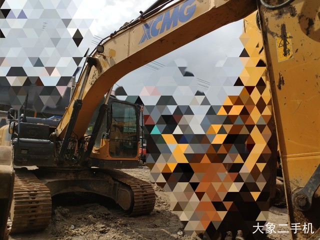 徐工 XE200D 挖掘机