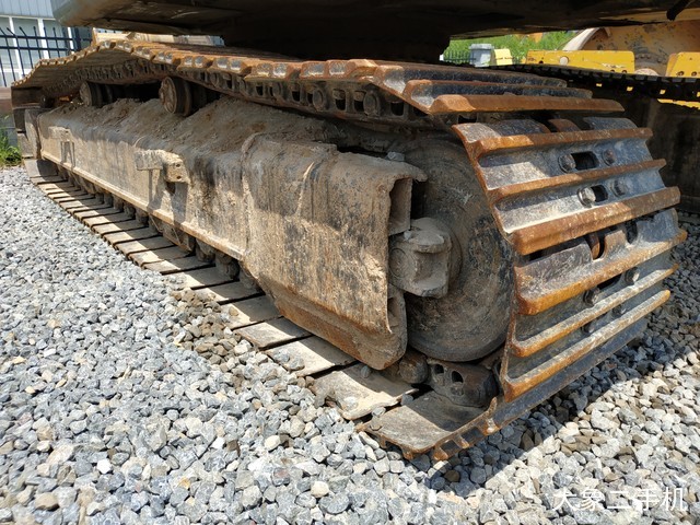 现代 R265LC-9 挖掘机