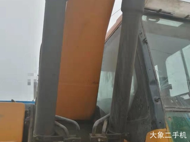 三一重工 SY215C-8 挖掘机