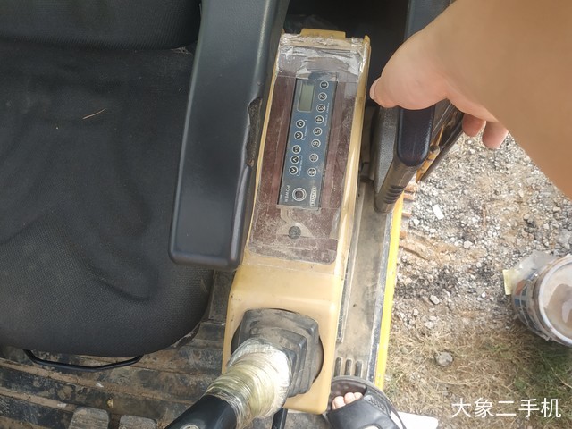 雷沃重工 FR65V8 挖掘机