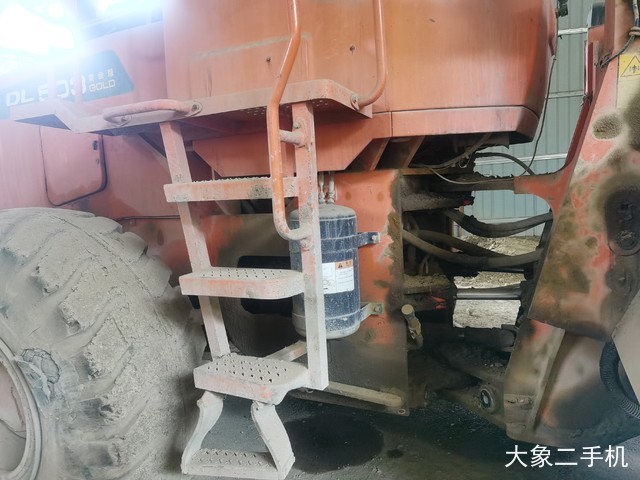 斗山 DL503 装载机