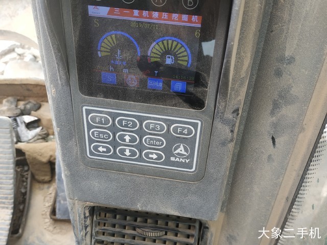 三一重工 SY65C 挖掘机