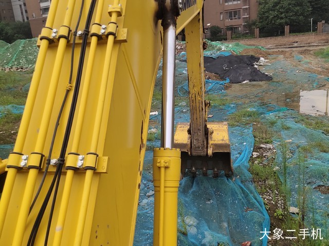 小松 PC220-8M0 挖掘机