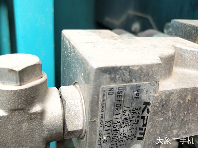 神钢 SK75-8 挖掘机