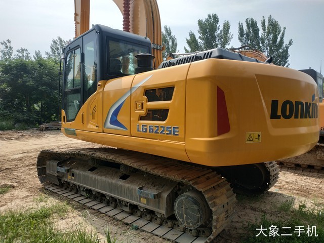 龙工 LG6225E 挖掘机