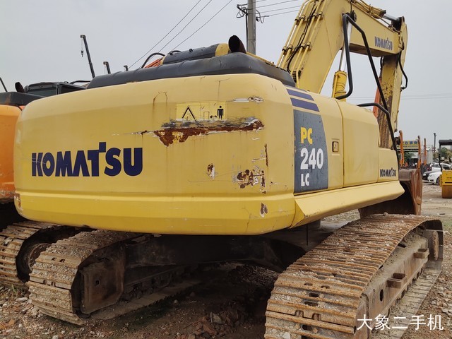 小松 PC240LC-8M0 挖掘机