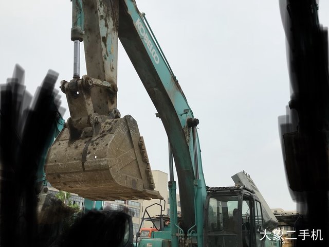 神钢 SK460-8 挖掘机