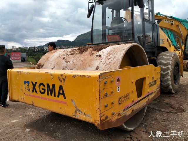 厦工 XG622MH 压路机