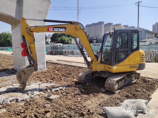 徐工 XE60D 挖掘机