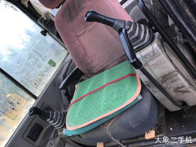 现代 R60-7 挖掘机