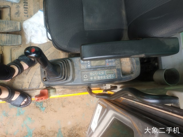 龙工 LG6220D 挖掘机