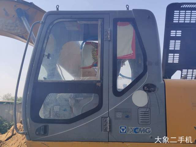 徐工 XE210 挖掘机