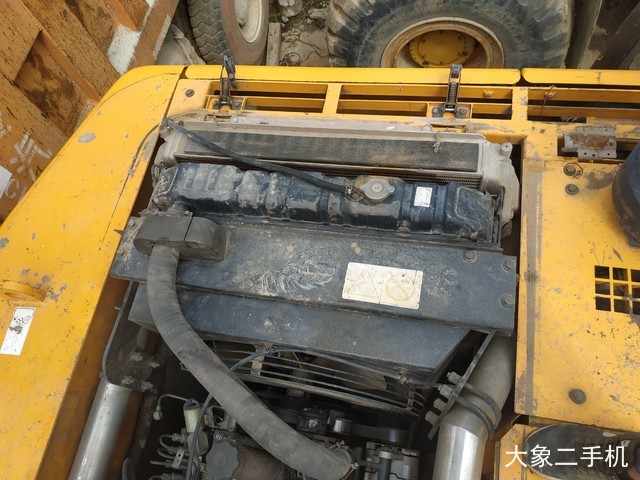 现代 R225LC-7 挖掘机