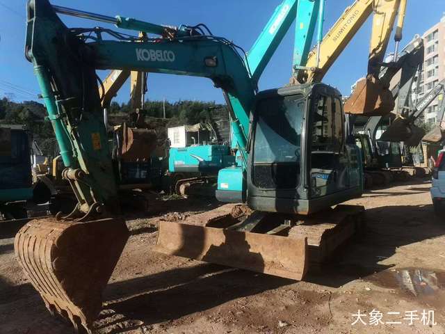 神钢 SK75-8 挖掘机