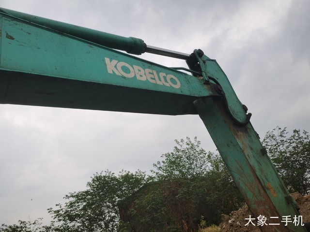 神钢 SK260LC-8 挖掘机