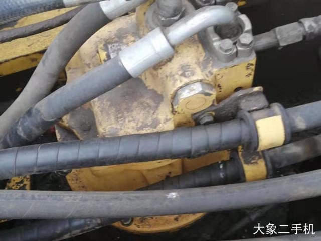 小松 PC220-8 挖掘机