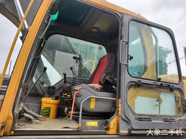 沃尔沃 EC240BLC 挖掘机