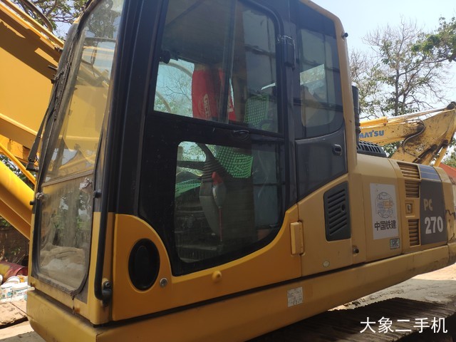 小松 PC240LC-8 挖掘机