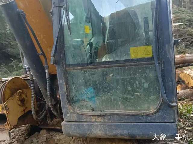 徐工 XE75D 挖掘机