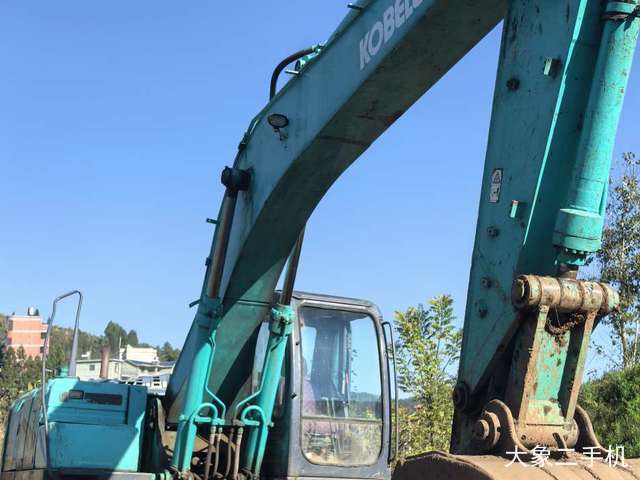 神钢 SK250-8 挖掘机