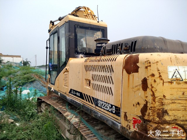 三一重工 SY225C 挖掘机